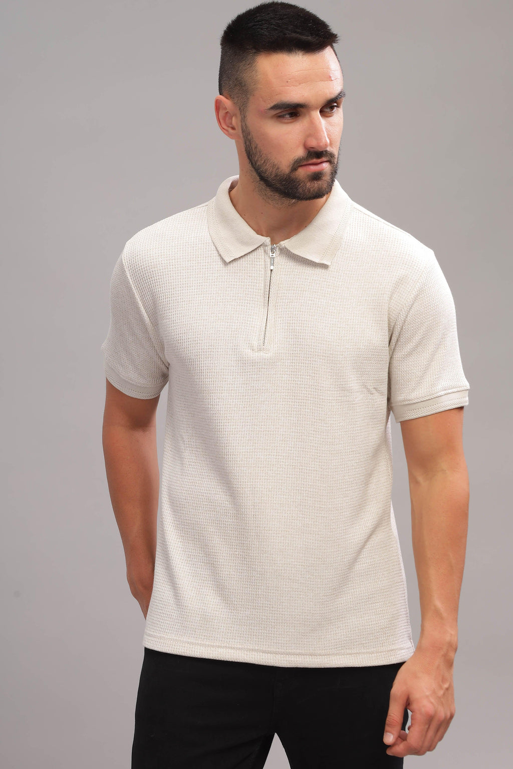Half sleeves polo for versatile wear