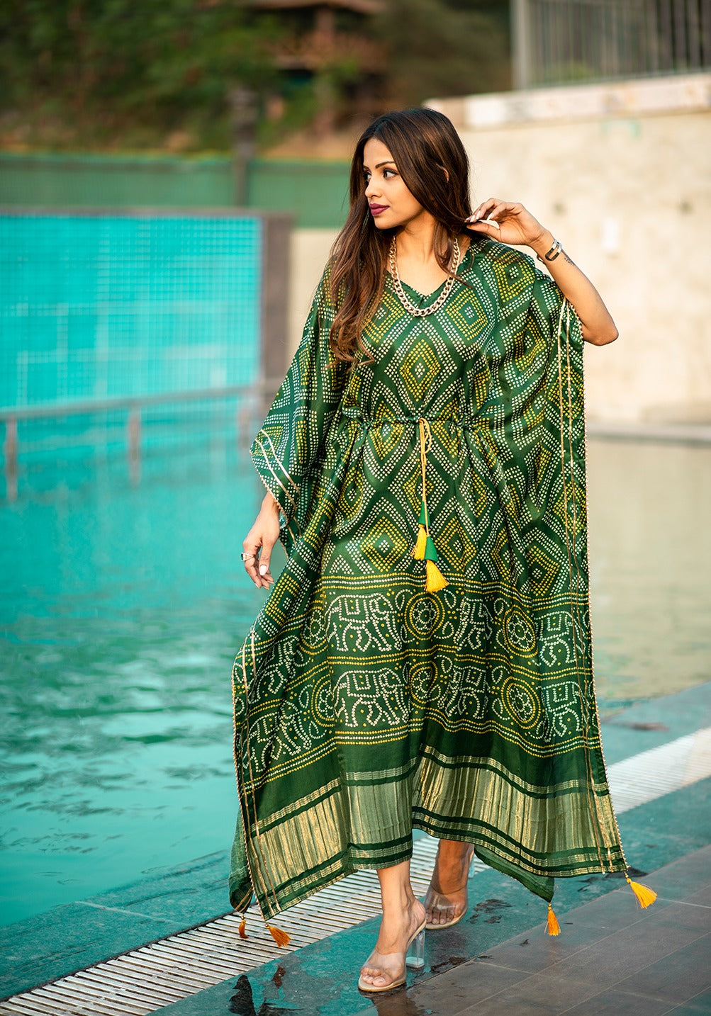 The Suvarna Bandhej Kaftan